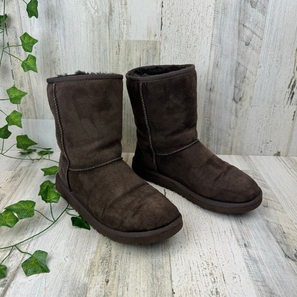 UGG Australia Women's Classic Short 5251-Y Brown Suede Winter Boots Pull On sz 6